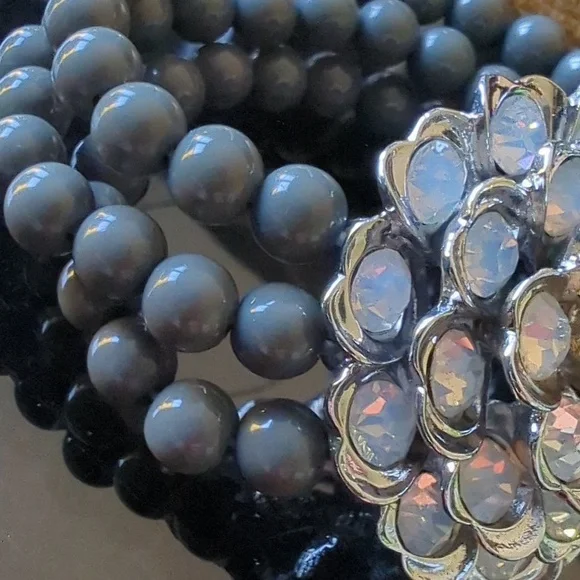 NWT - Lia Sophia Nordica Crystal Flower Bracelet with Gray Resin Beads - Picture 6 of 11